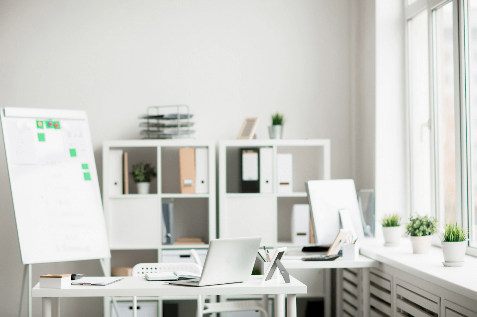 5 Ways to Reduce Dust in Your Office Workspace